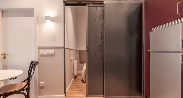 We Fix Closet Sliding Door in Pace, FL 