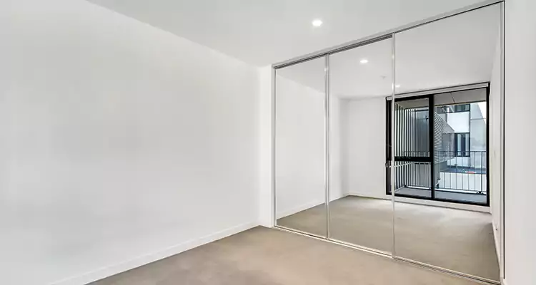 Why Homeowners Choose Us for Sliding Mirror Door Replacement in Pace, FL
